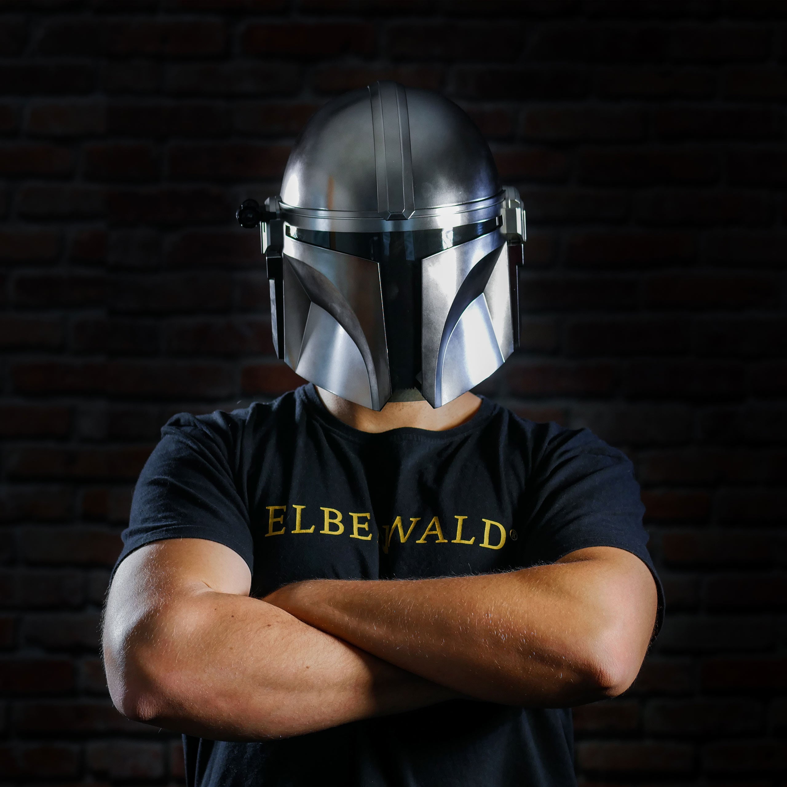The Mandalorian Helmet Replica with Light - Star Wars – Elbenwald