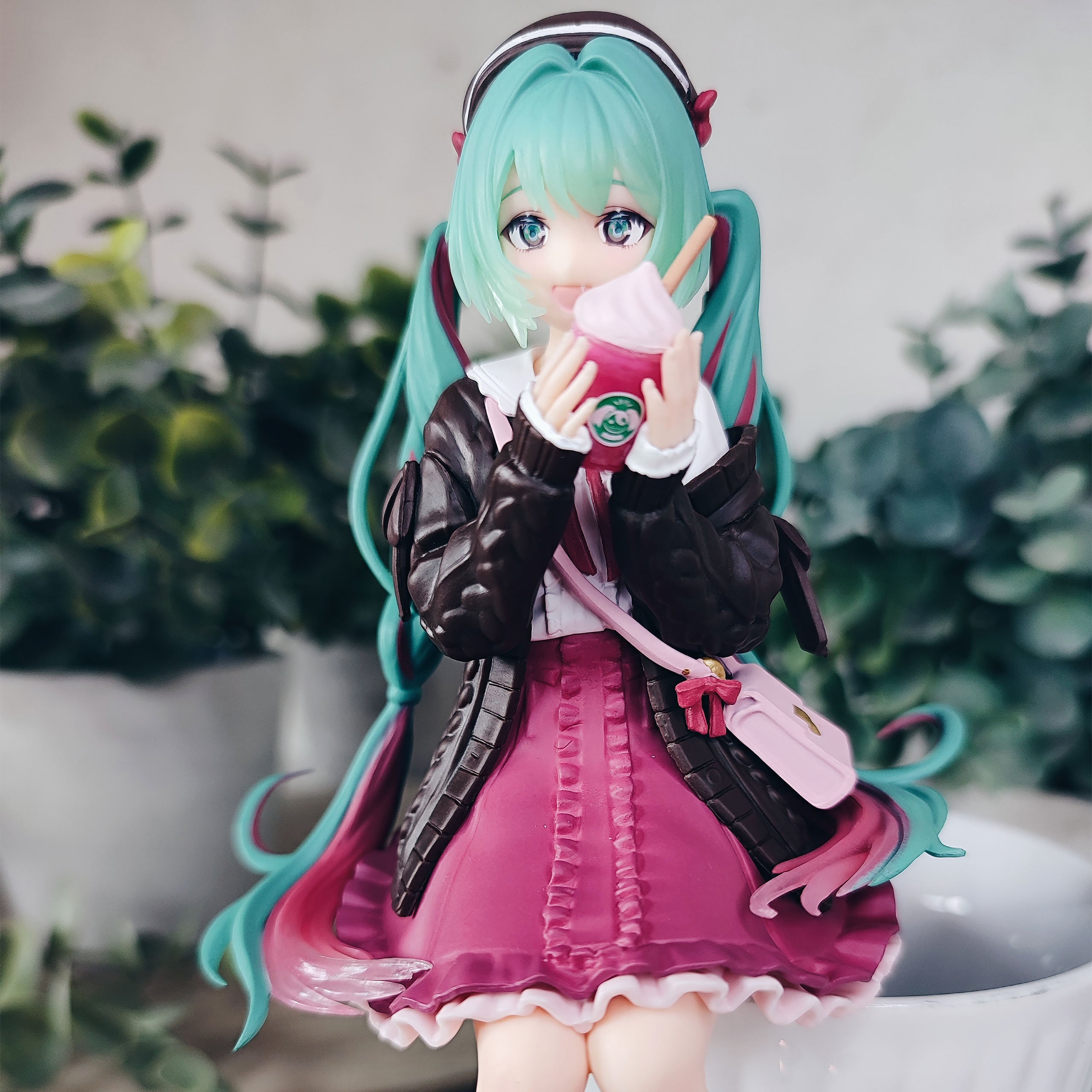Hatsune Miku - Autumn Date Pink Noodle Stopper Figure – Elbenwald