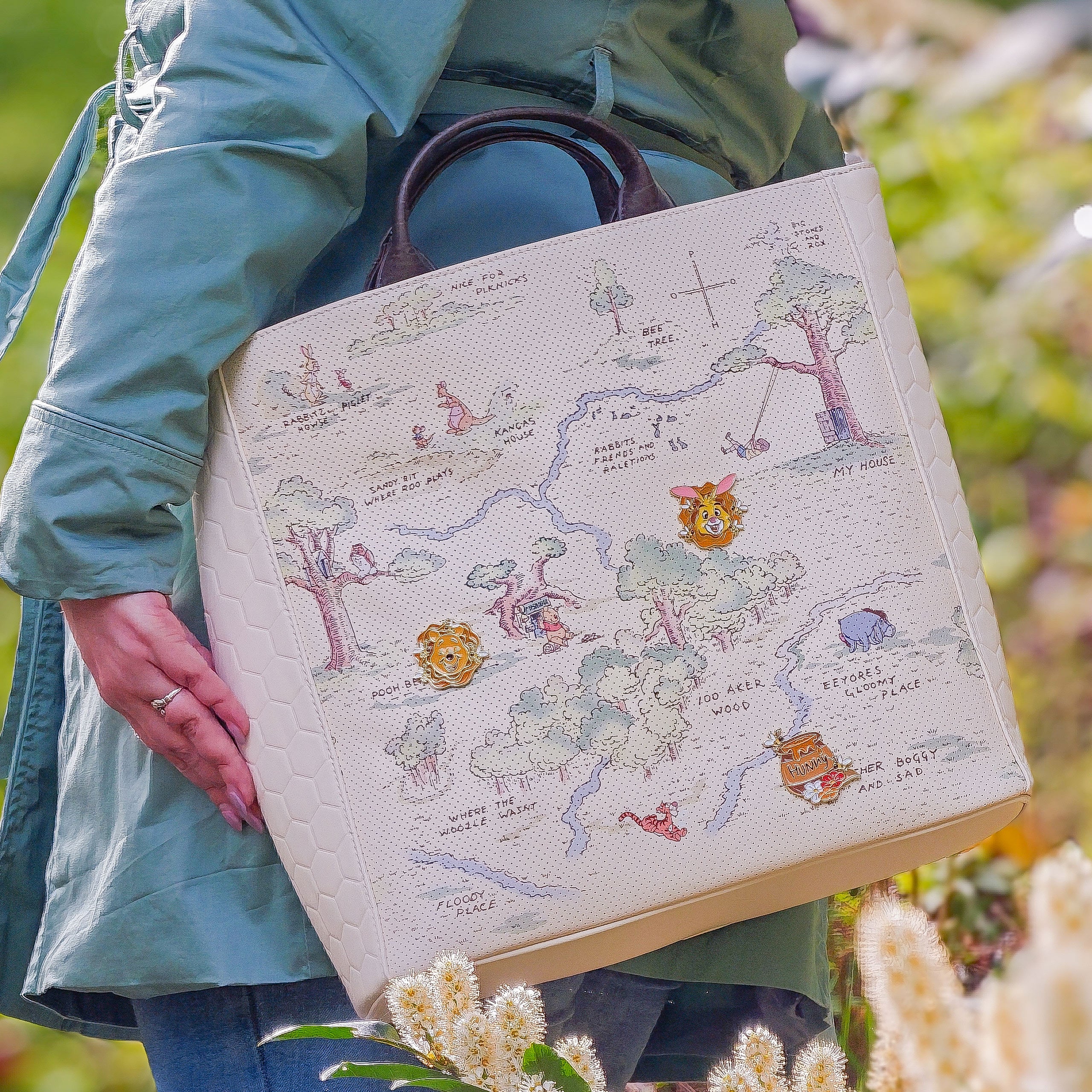Winnie the Pooh - Hundred Acre Wood Crossbody Bag – Elbenwald