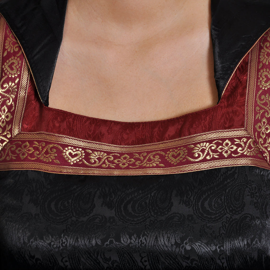 Product image Medieval Dress Otilia with Pointed Hood Black-Bordeaux