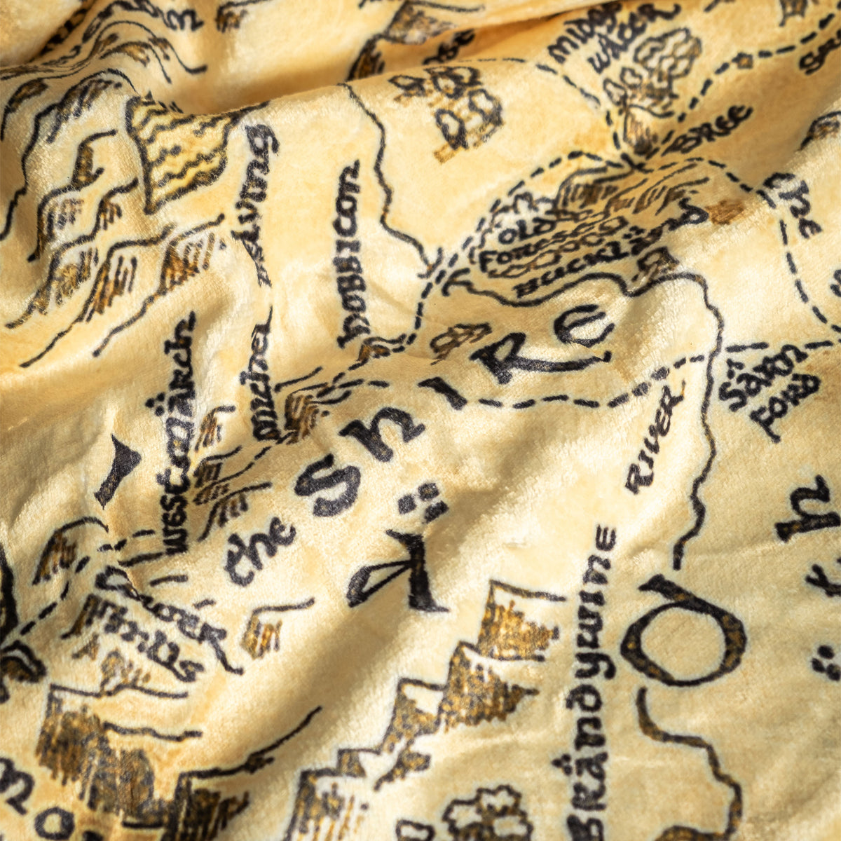 Product image The Lord of the Rings - Middle Earth Map Plush Blanket with Teddy Fur