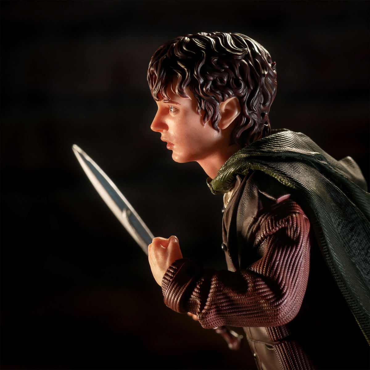 Product image The Lord of the Rings - Frodo BDS Art Scale Deluxe Statue 14 cm