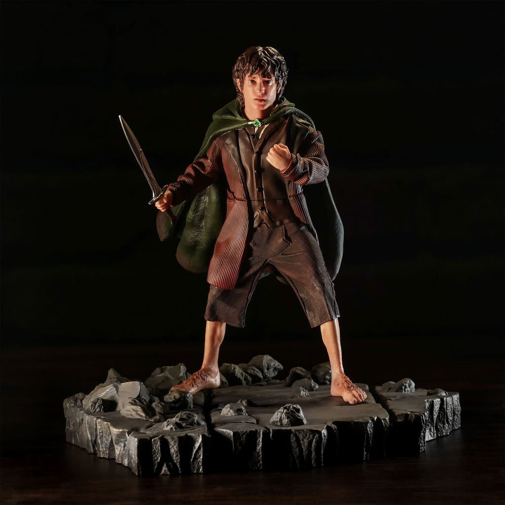 Product image The Lord of the Rings - Frodo BDS Art Scale Deluxe Statue 14 cm