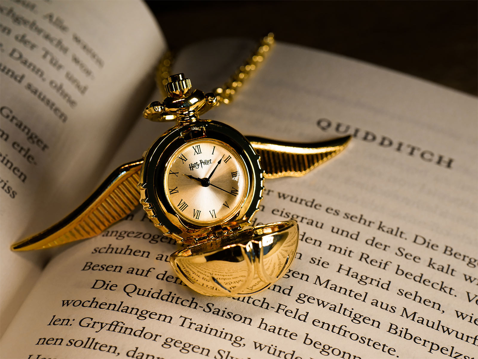 Harry Potter - Golden Snitch Necklace with Watch – Elbenwald