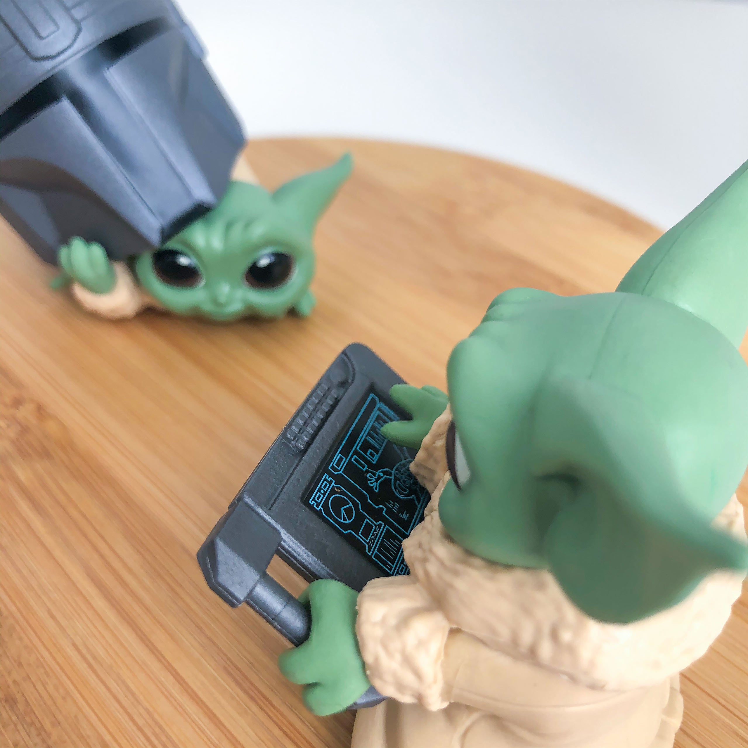 Grogu with Helmet and Tablet Mini Figure Set - Star Wars The