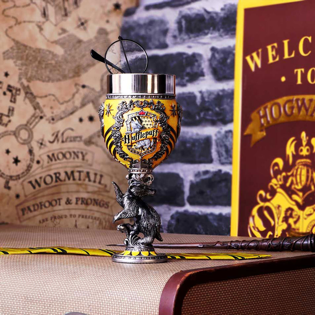 Product image Harry Potter - Hufflepuff Logo Goblet deluxe