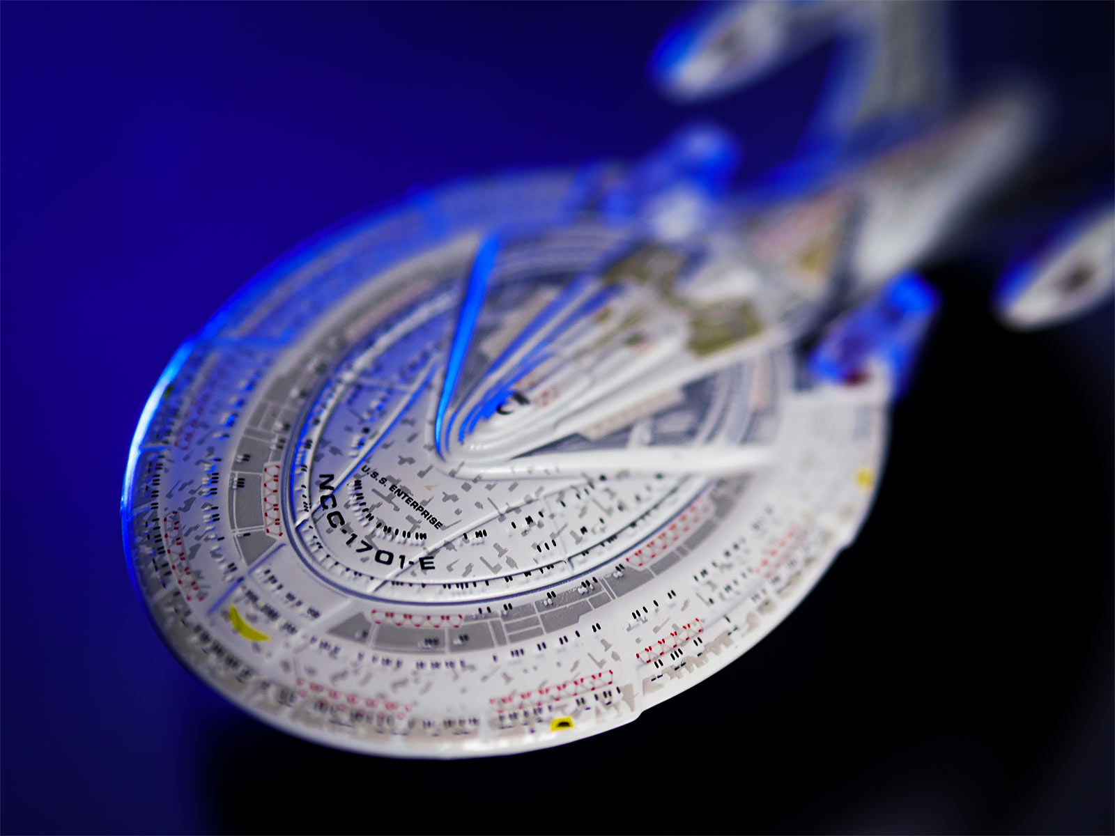 Product image Star Trek - Starship U.S.S. Enterprise NCC-1701-E Hero Collector Figure