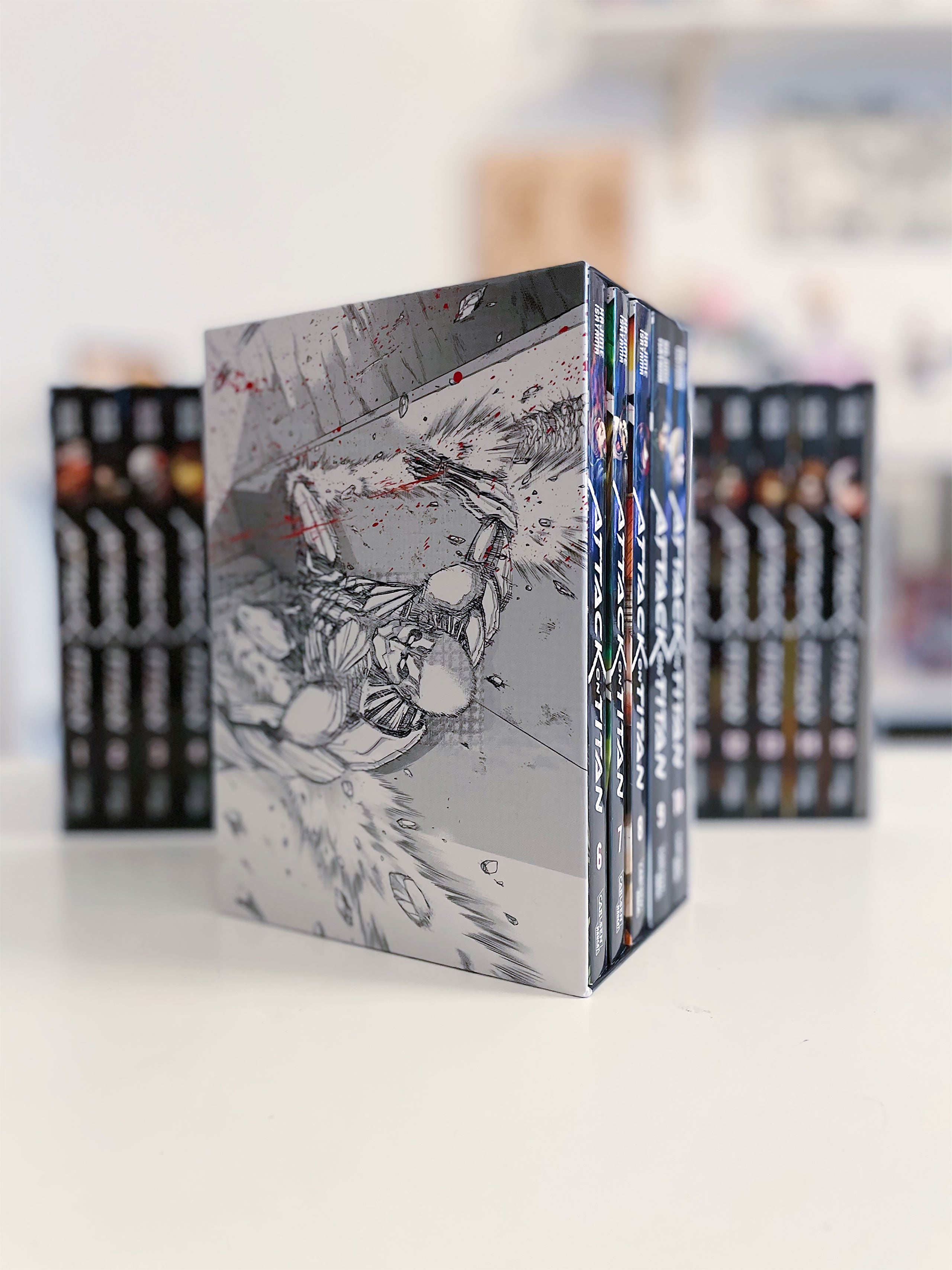 Attack on Titan - Collectors Box Volume 6-10 – Elbenwald