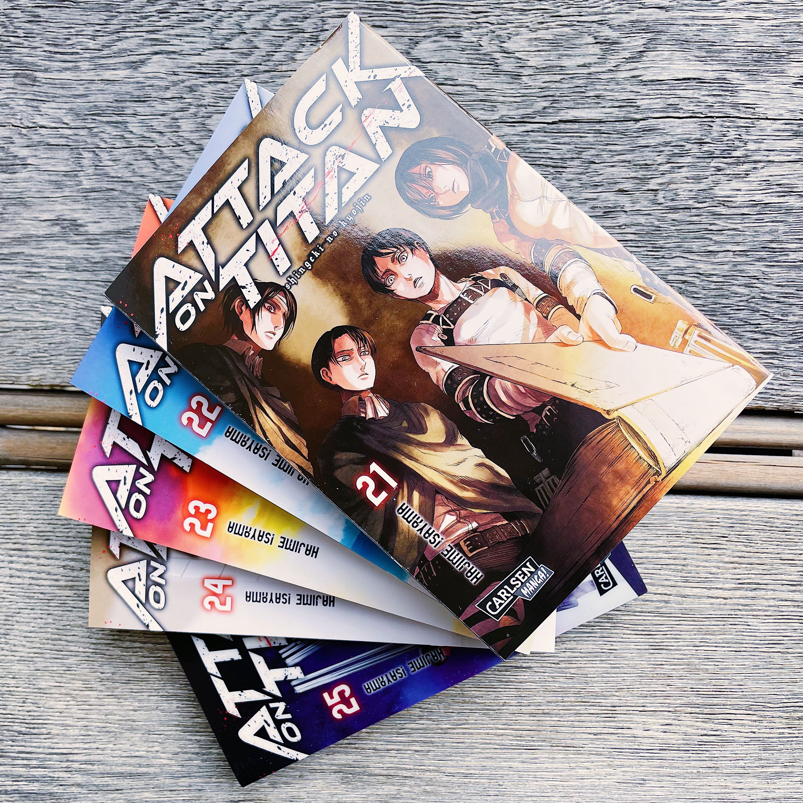 Product image Attack on Titan - Collector's Box Volume 21-25