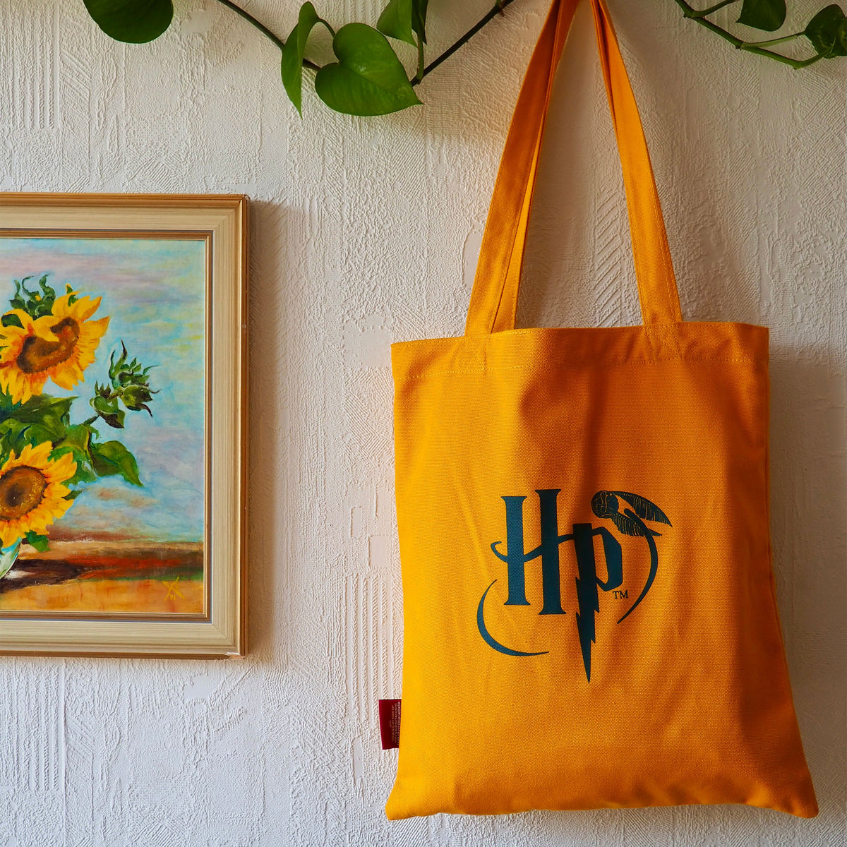 Product image Harry Potter - Hufflepuff Crest Tote Bag