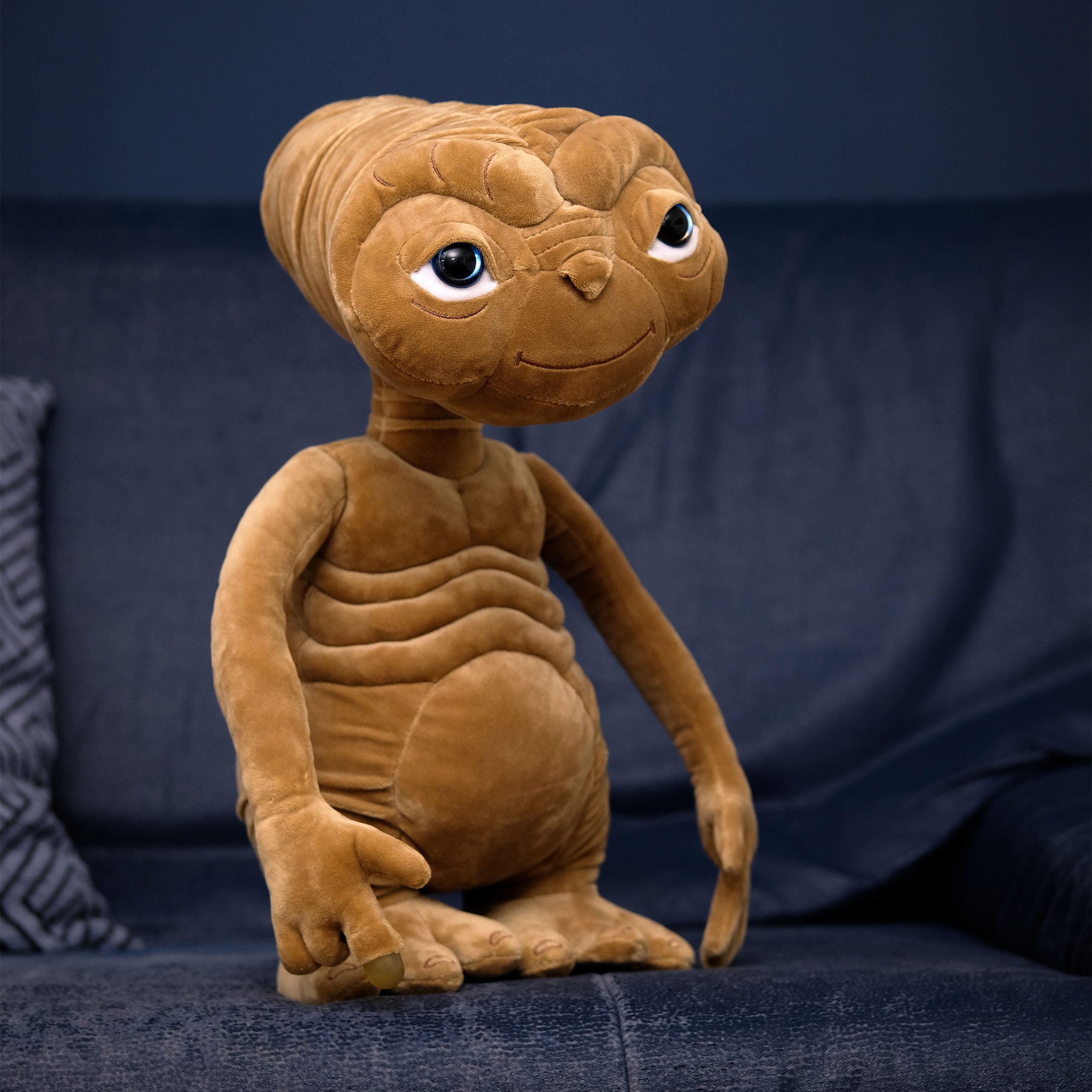 E.T. Interactive Plush Figure with Sound – Elbenwald