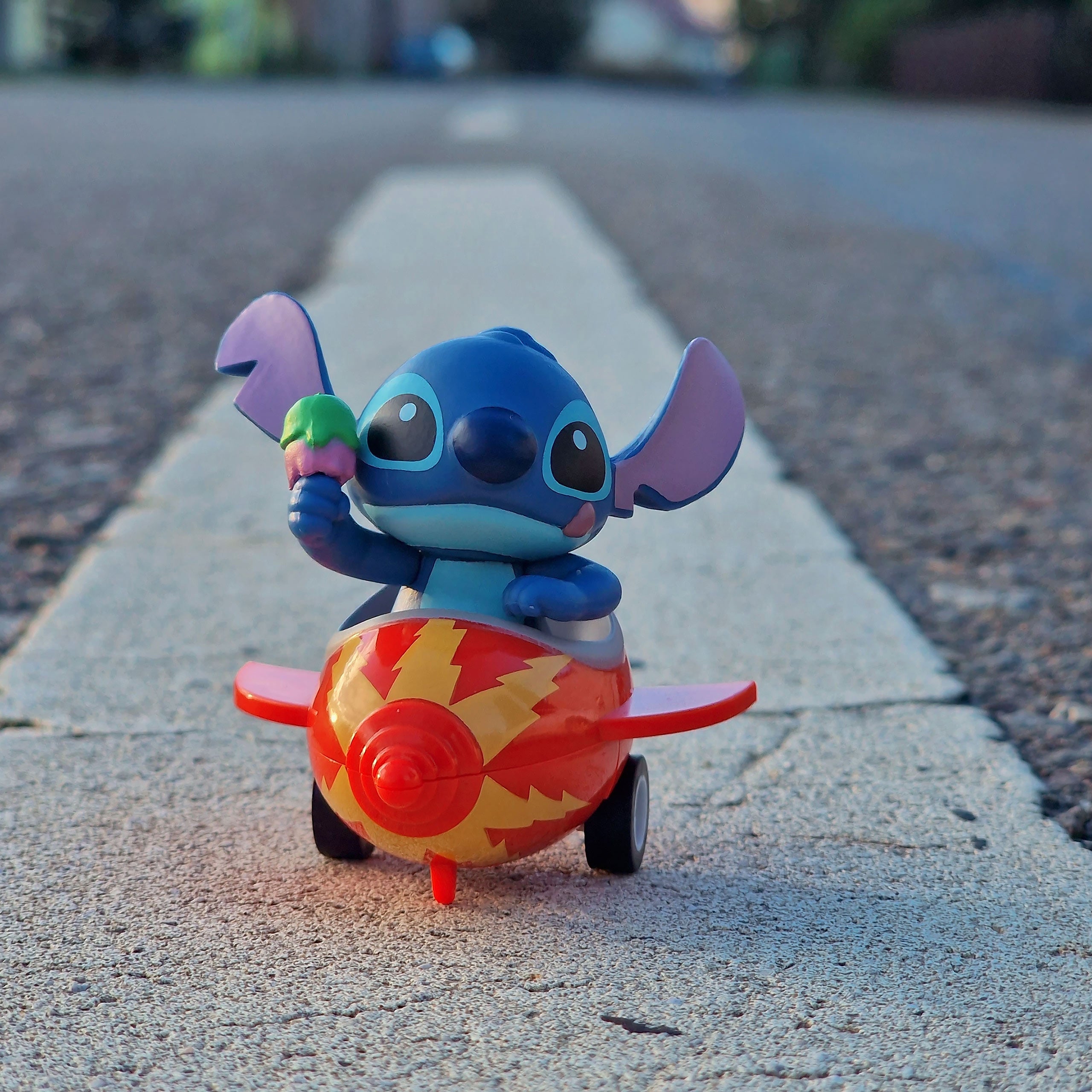 Lilo & Stitch - Mystery Pull Back Car with Stitch Figure – Elbenwald