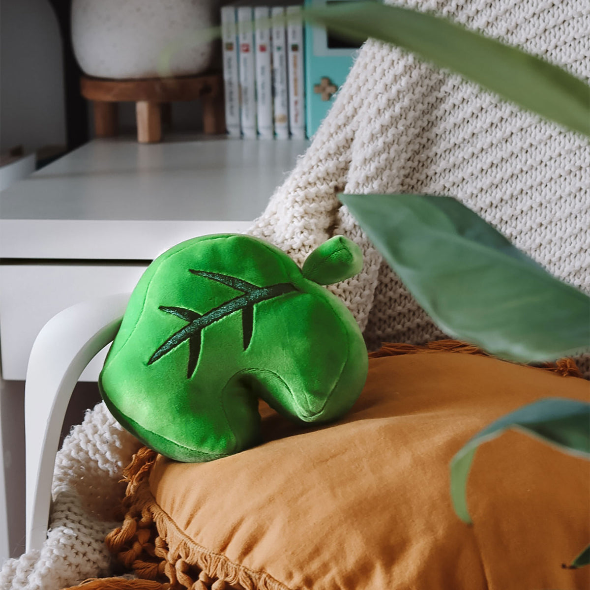 Product image Animal Crossing - Leaf Logo Plush Figure