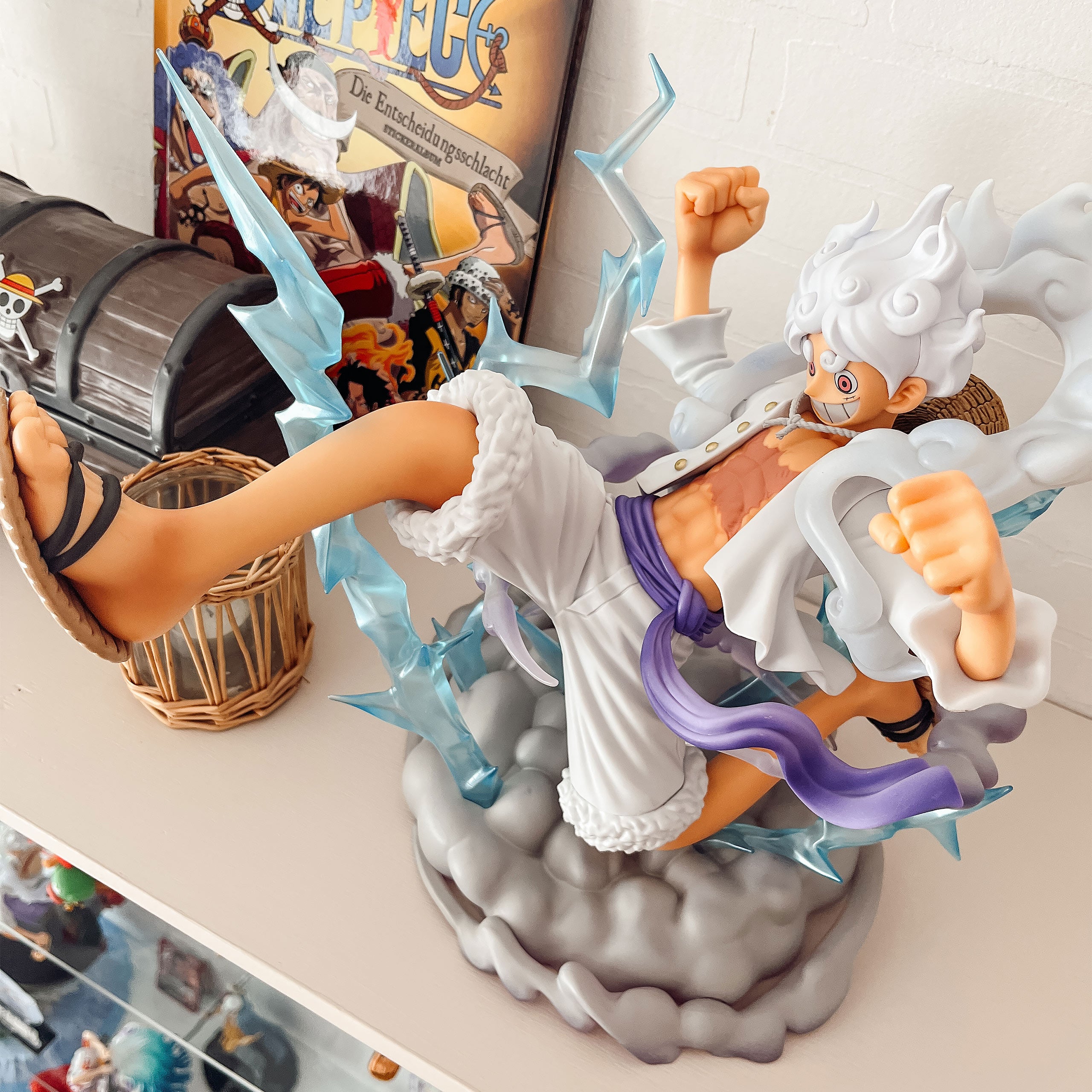 One Piece: Gear 5 - Monkey D. Luffy Giant Statue – Elbenwald