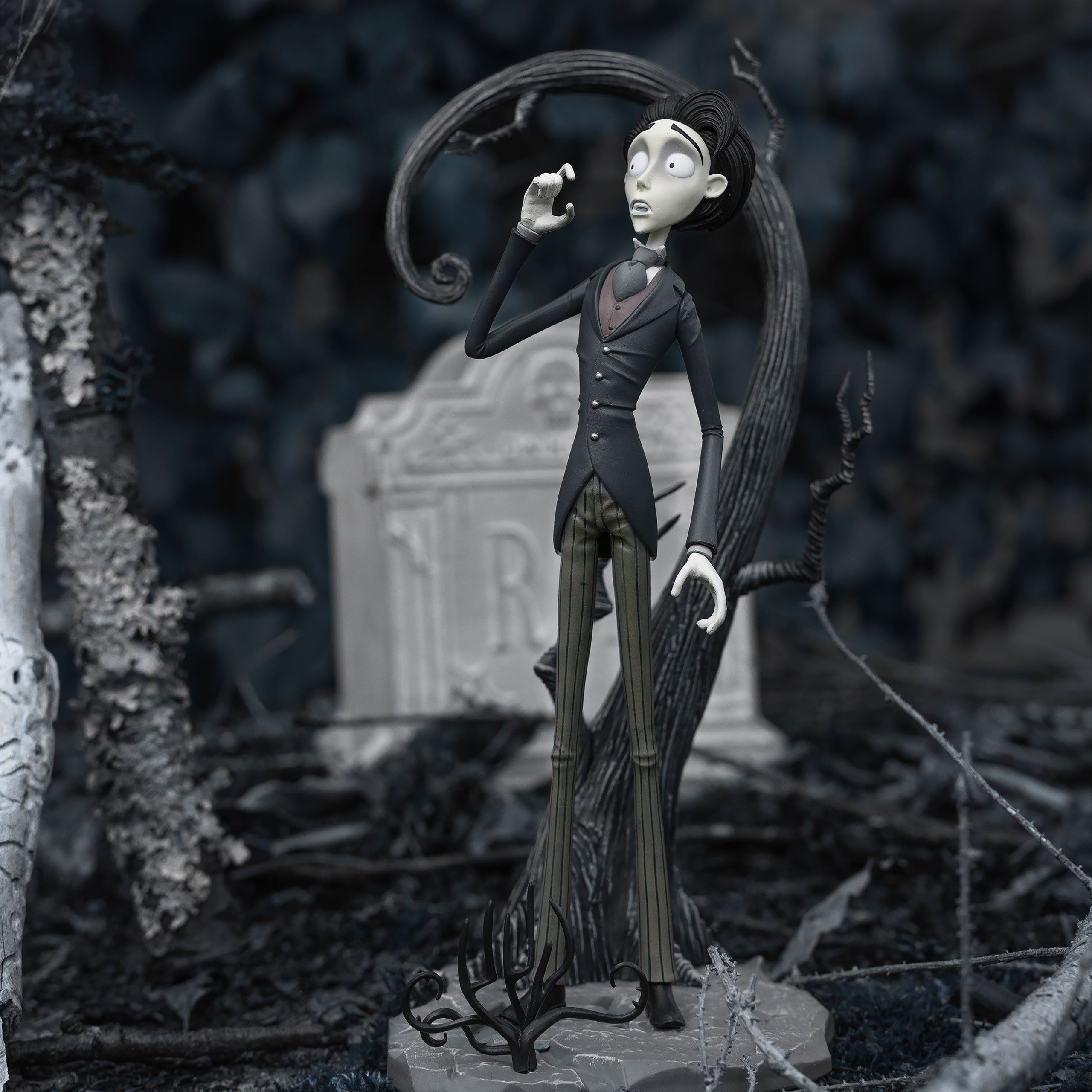 Corpse Bride - Victor Van Dort SFC Figure – Elbenwald