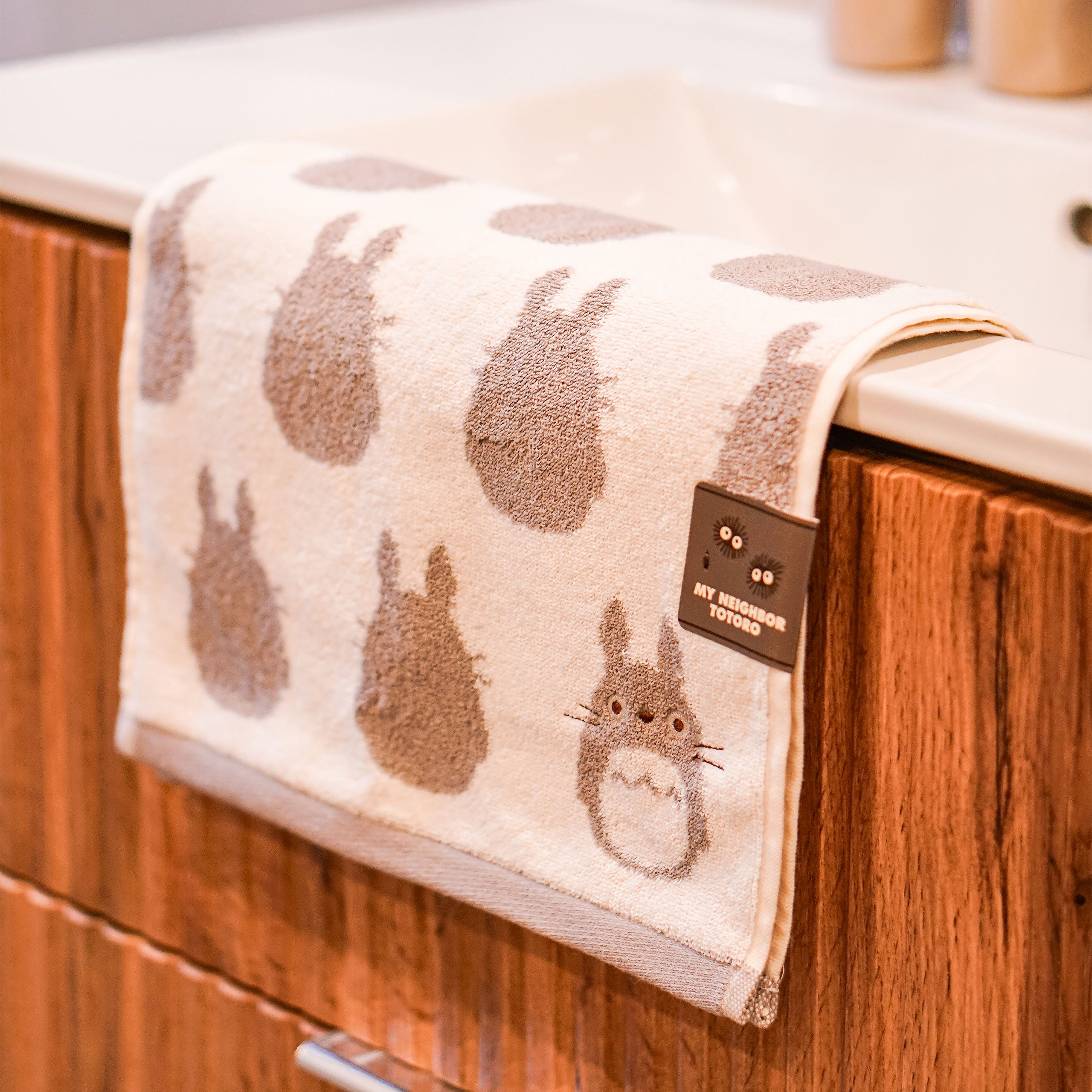 Totoro - Silhouette Totoro Mini Towel – Elbenwald
