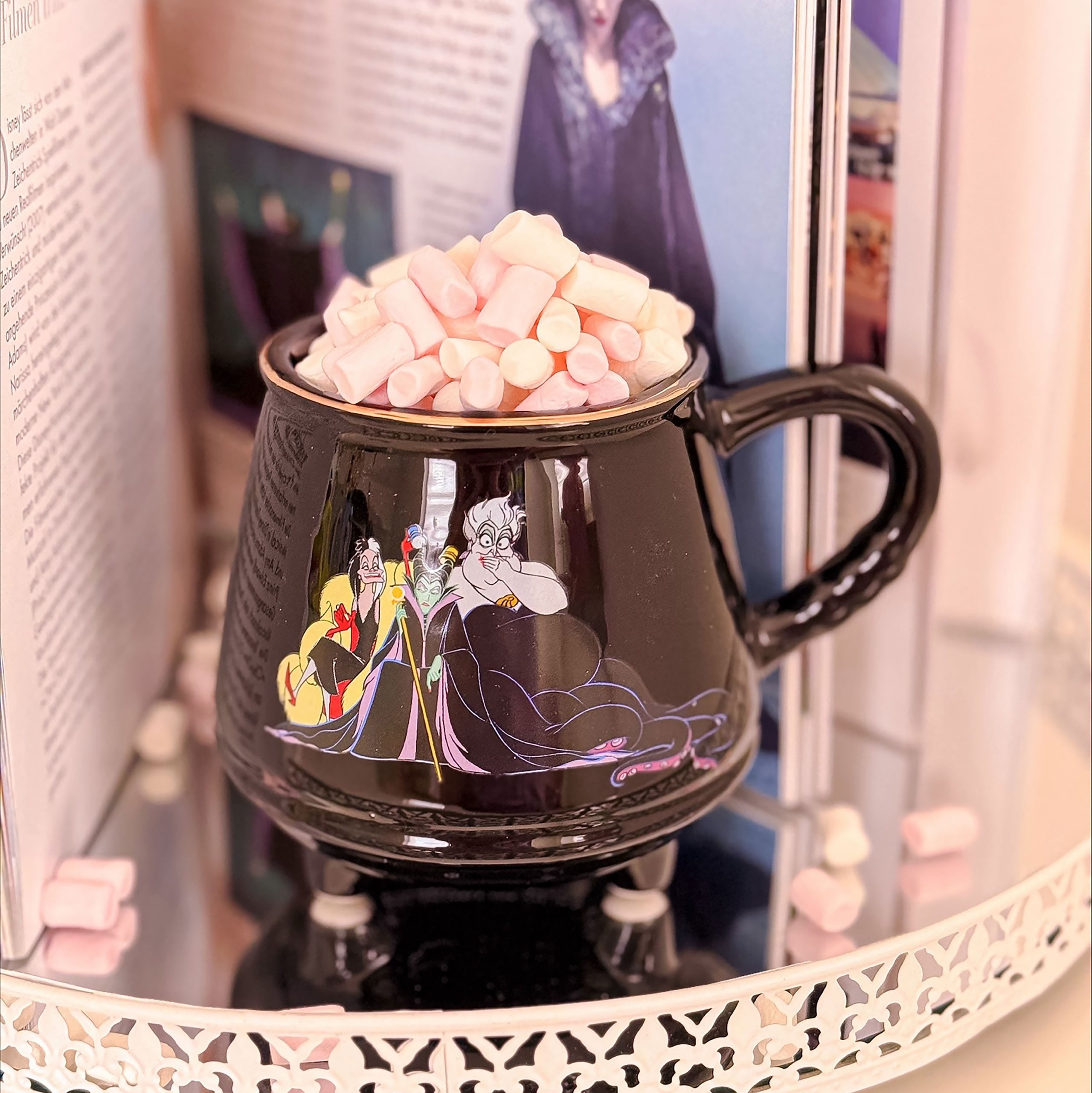 Product image Villains - Trick or Treat Kettle Mug
