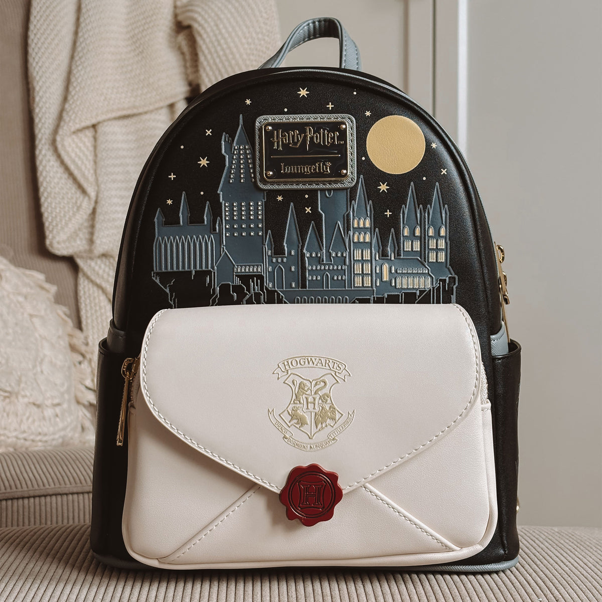Product image Harry Potter - Hogwarts Letter Glow in the Dark Mini Backpack