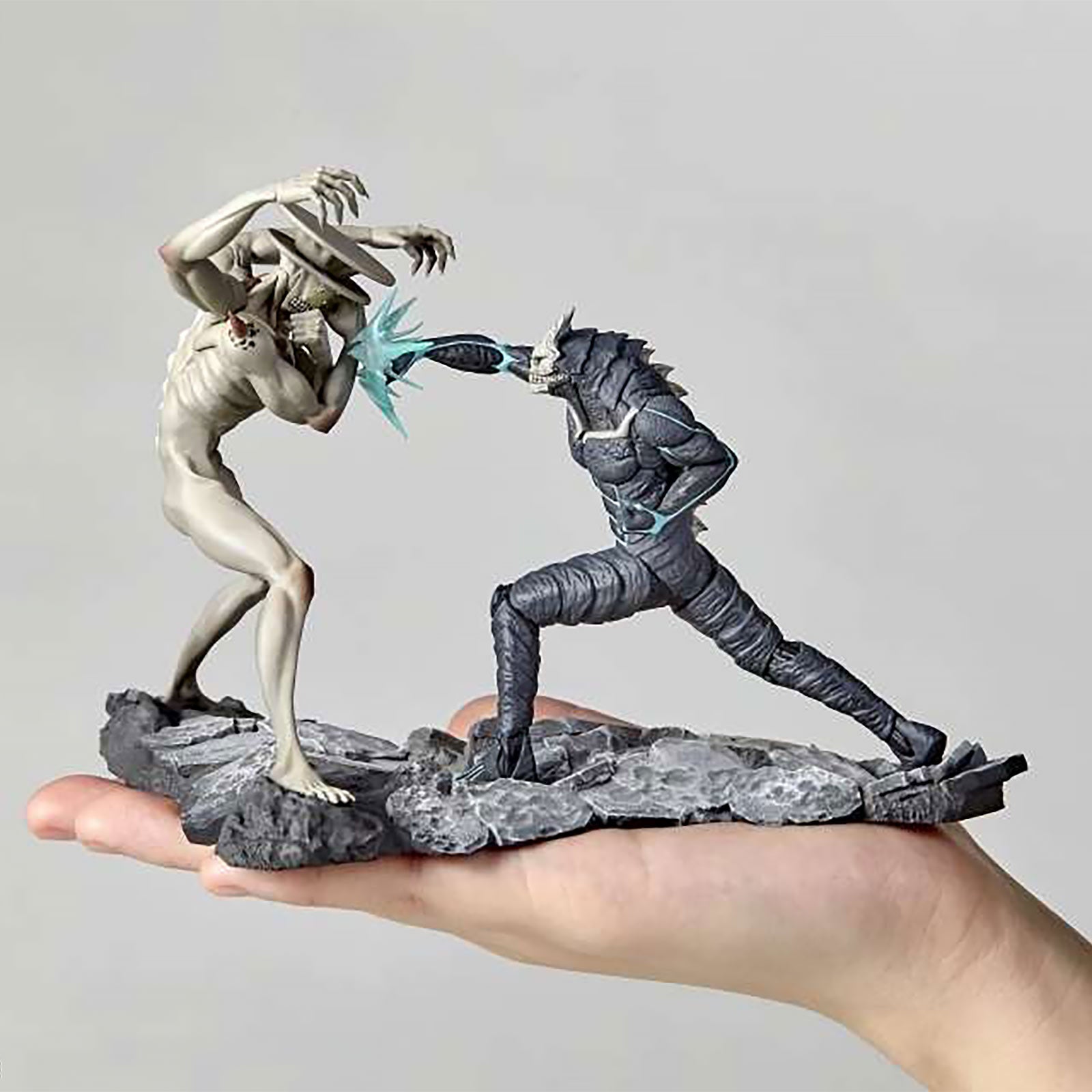 Kaiju No. 8 vs. Kaiju No. 9 Diorama Figure – Elbenwald