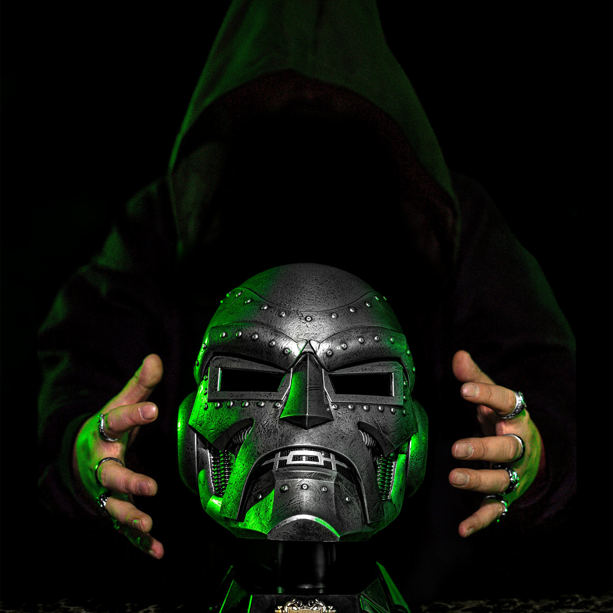 Doctor Doom - Marvel Legends Premium Helmet – Elbenwald