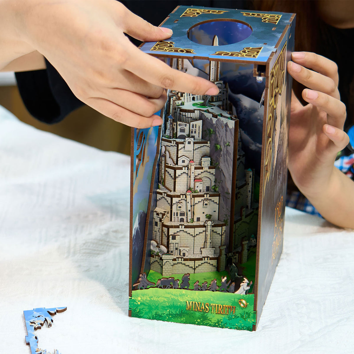 Product image The Lord of the Rings - Minas Tirith Book Nook Wooden Model Kit