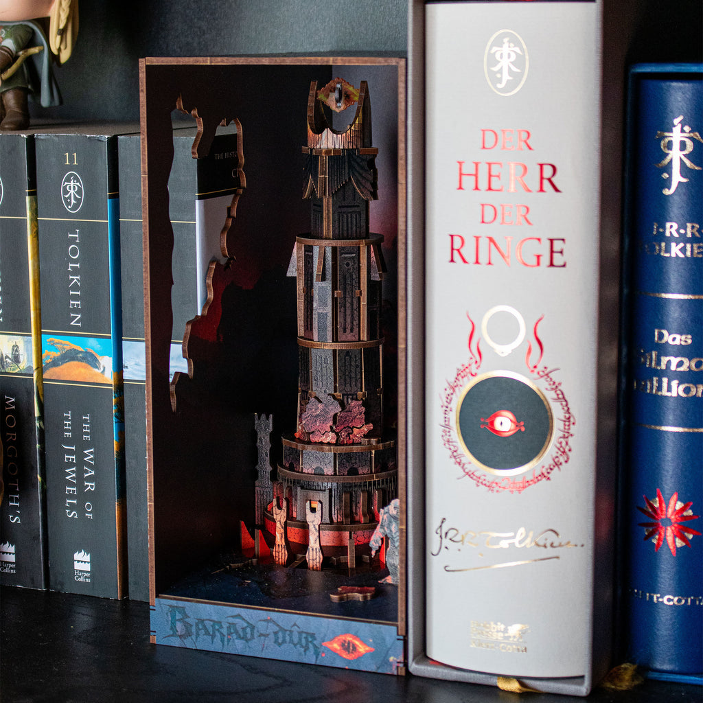 Product image The Lord of the Rings - Barad-dûr Book Nook Wooden Model Kit
