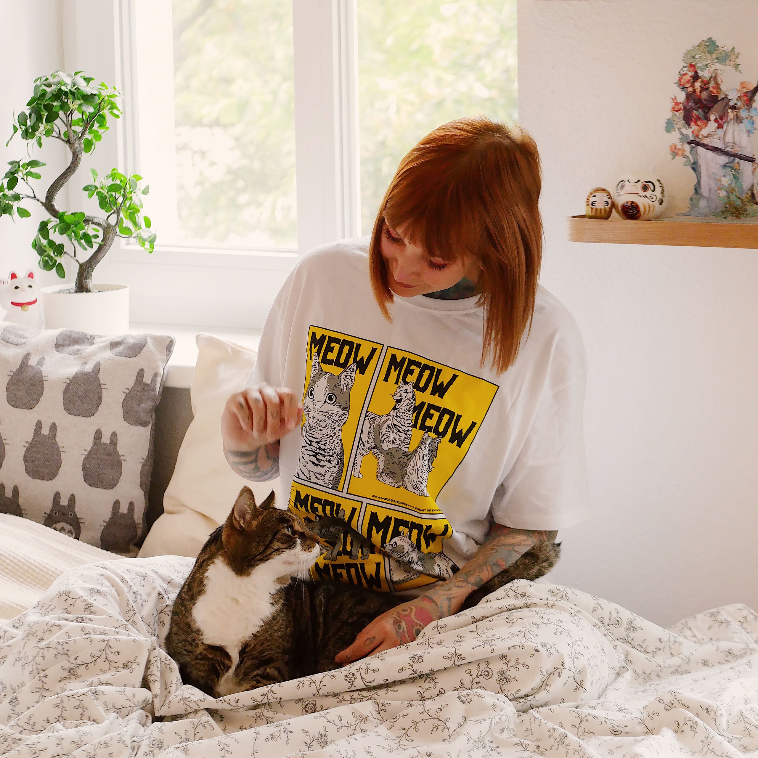 Product image Meow T-Shirt for Night of the Living Cat Fans white