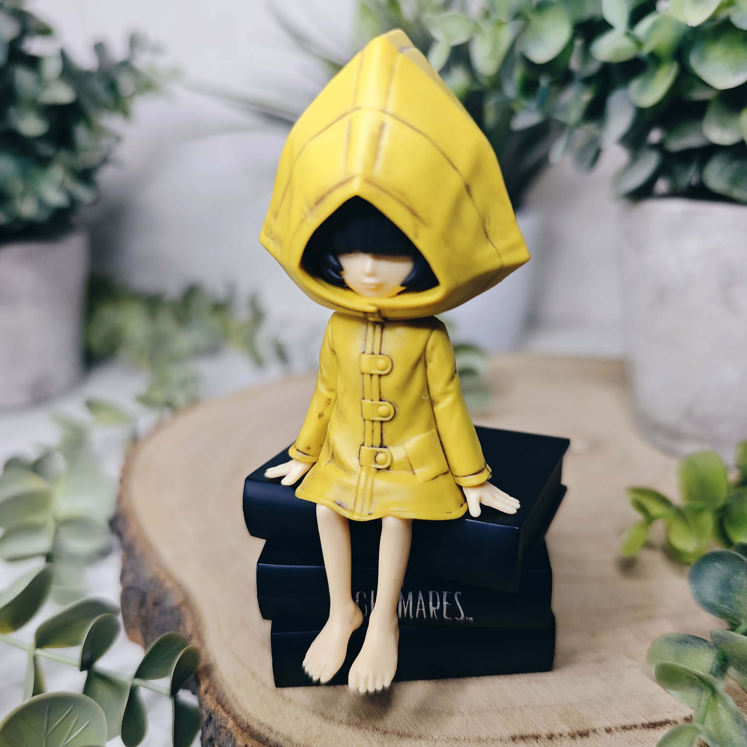 Little Nightmares - Six Monitor Top Figure – Elbenwald