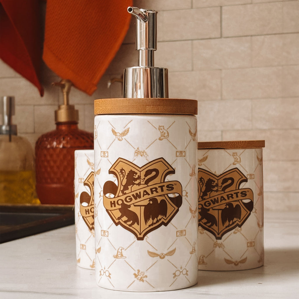 Product image Harry Potter - Hogwarts Crest 3-Piece Bathroom Set