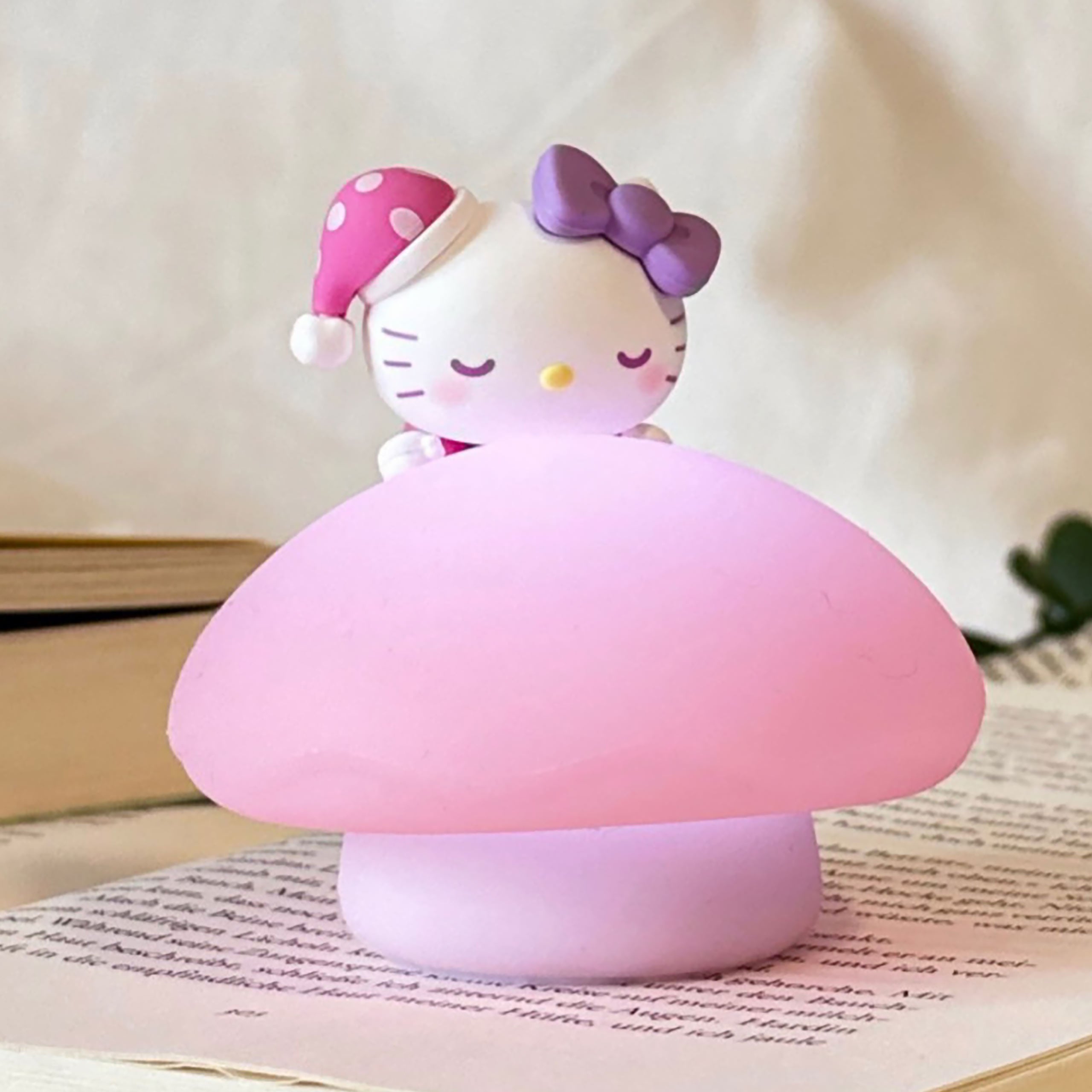 Hello Kitty and Friends - YuMe Little Mushroom Night Light Mystery