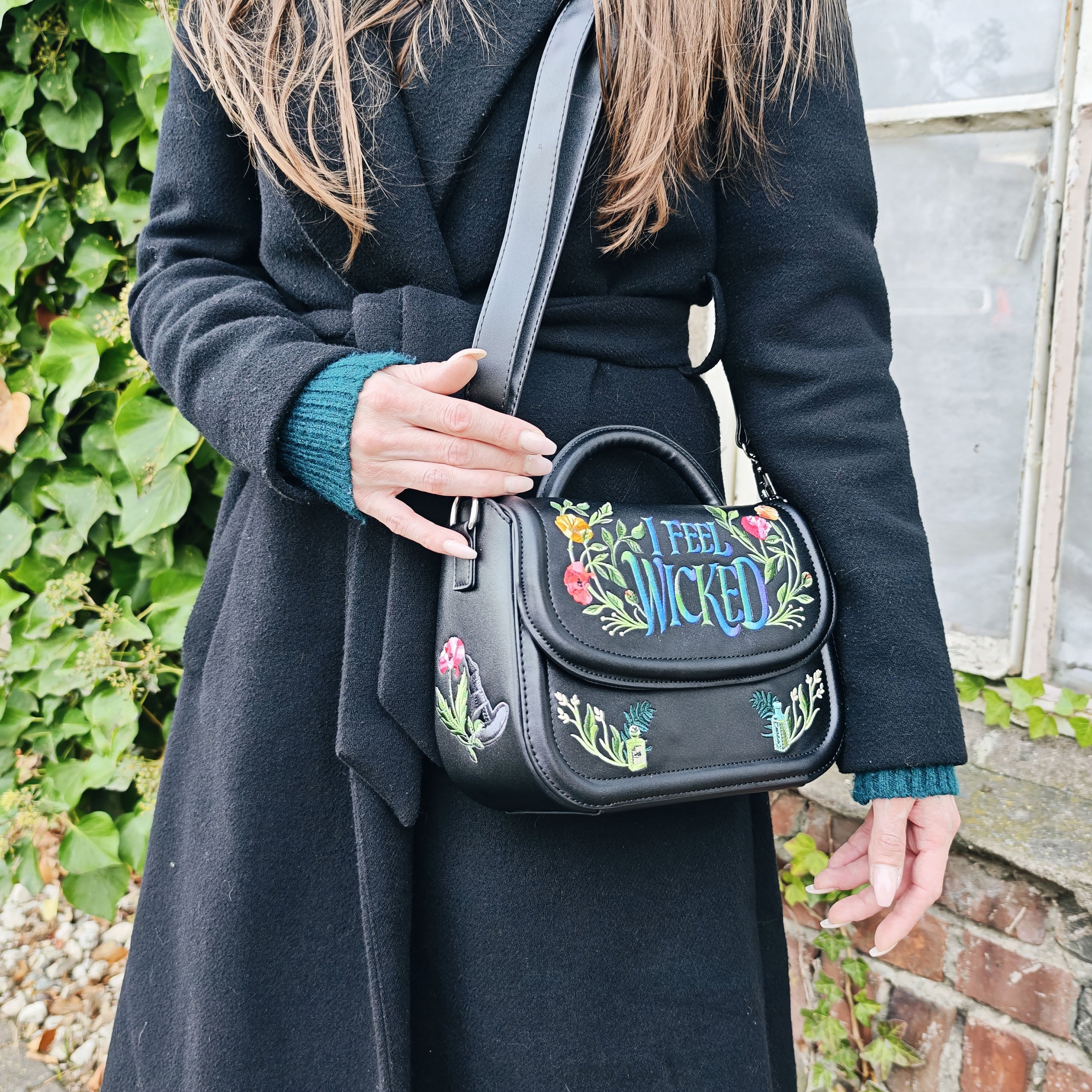 エクイティハンドブック Wicked - Crossbody Bag – Elbenwald