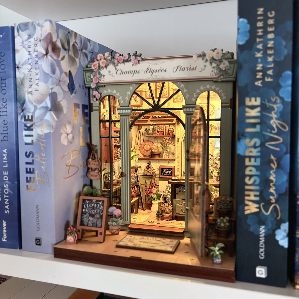 Product image CuteBee - Champs-Élysées Florist Miniature House Book Nook Model Kit