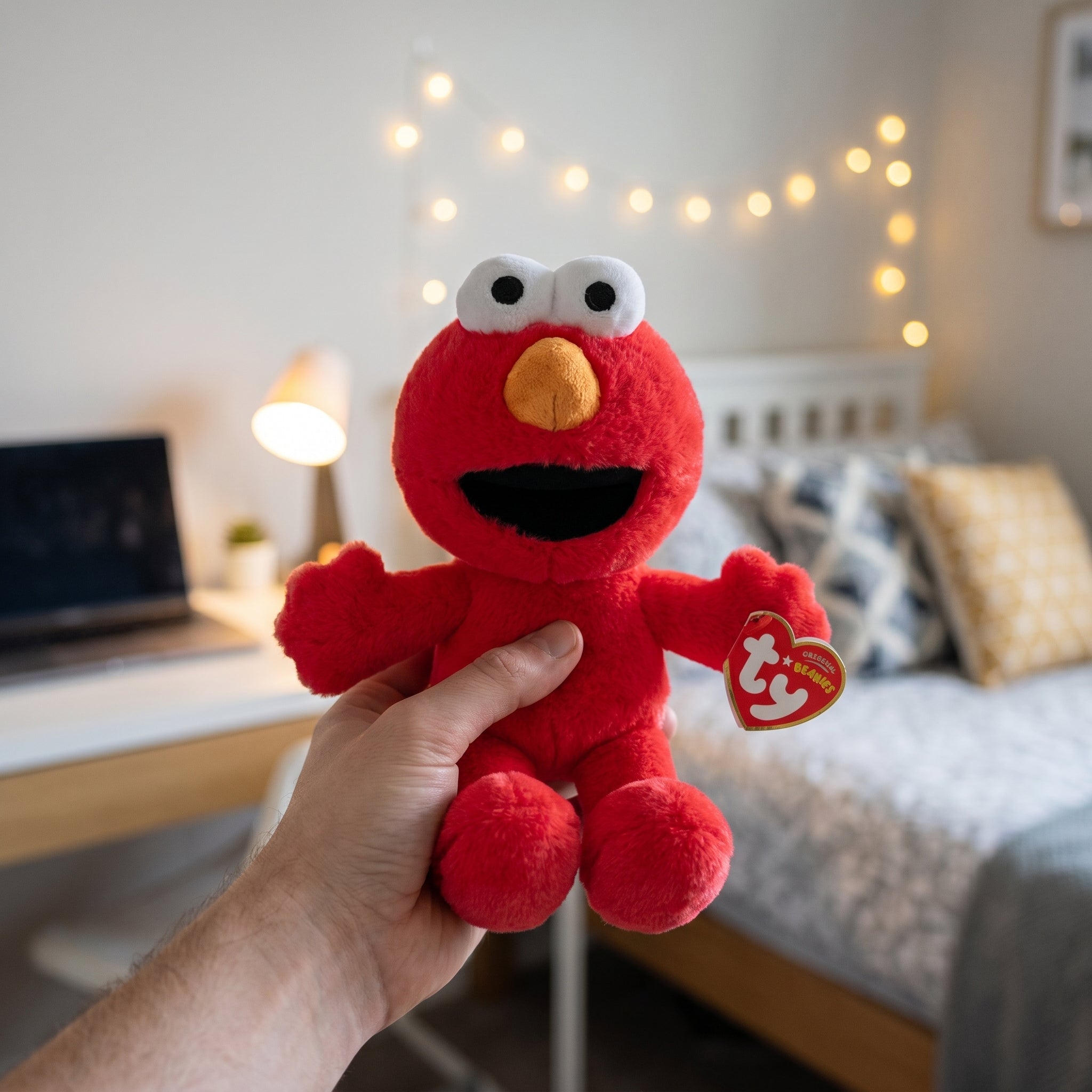Sesame Street - Elmo Plush Figure 15 cm – Elbenwald
