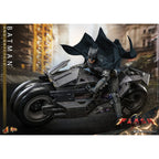 Product image The Flash Movie Masterpiece Action Figure with Vehicle 1/6 Batman & Batcycle Set 30 cm