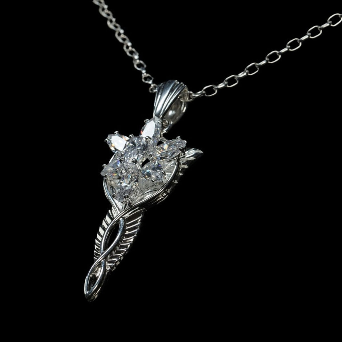Product image The Lord of the Rings Arwen’s Evenstar Pendant with Chain Replica Sterling Silver