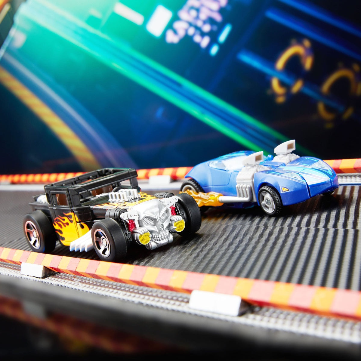 Product image Hot Wheels x Transformers Action Figure Bone Shaker 12 cm