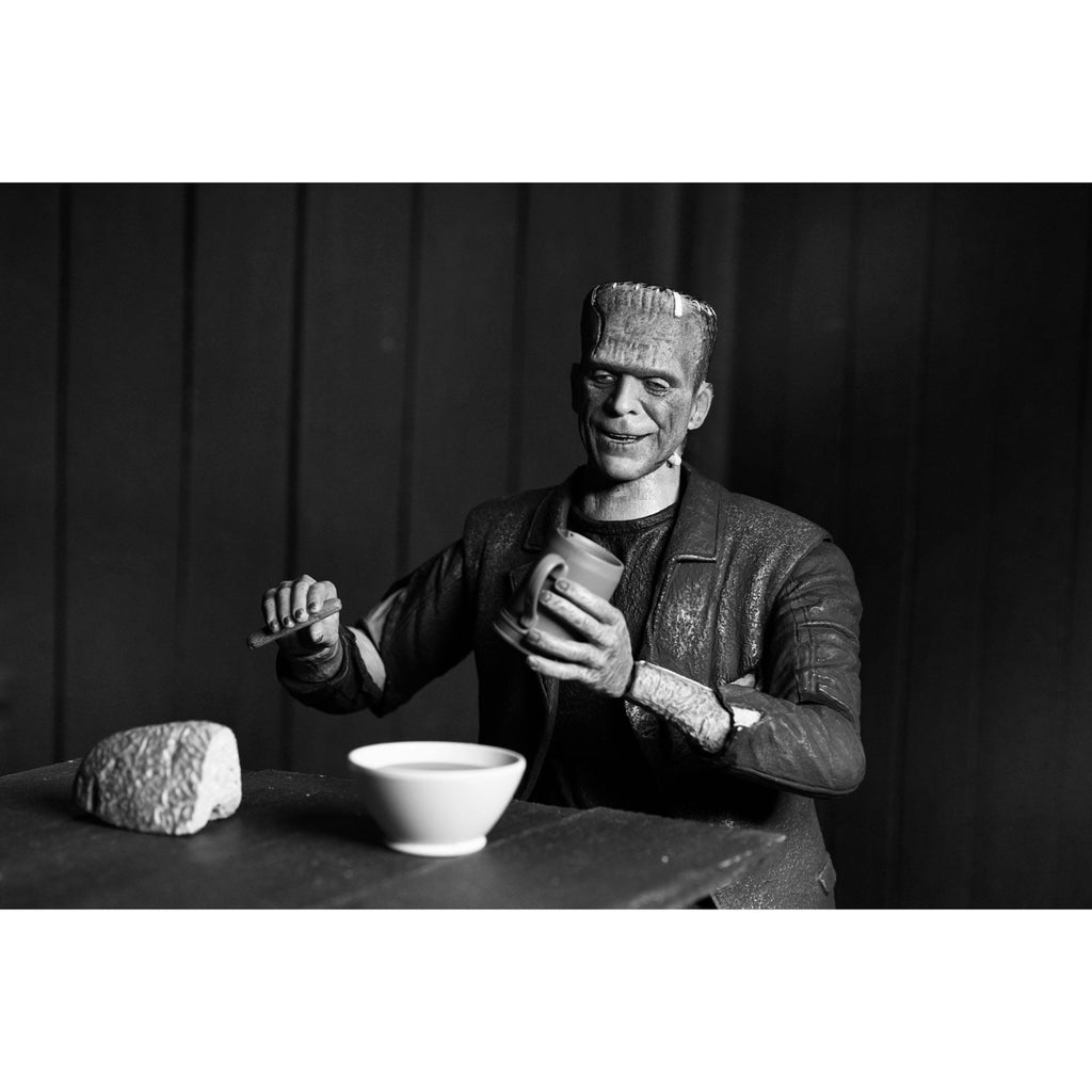 Product image Universal Monsters Action Figure Ultimate Frankenstein's Monster (Bride of Frankenstein) (B&W) 18 cm